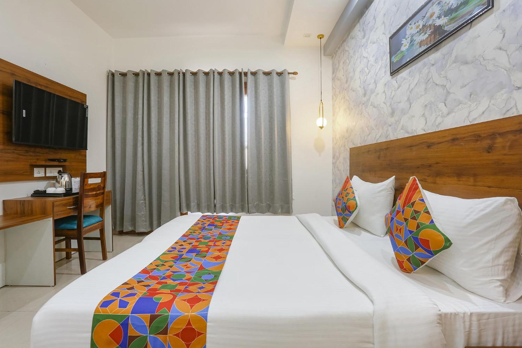Fabhotel New Journey Hospitality Gurgaon Exterior photo