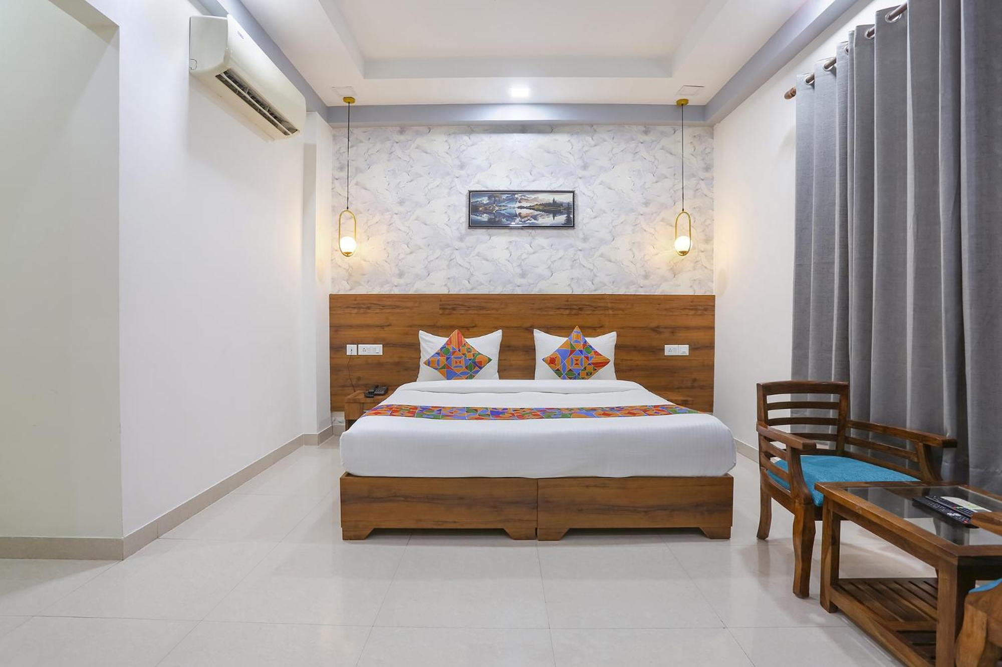 Fabhotel New Journey Hospitality Gurgaon Exterior photo